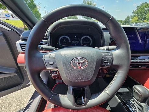 Used 2025 Toyota Camry XSE FWD image 31