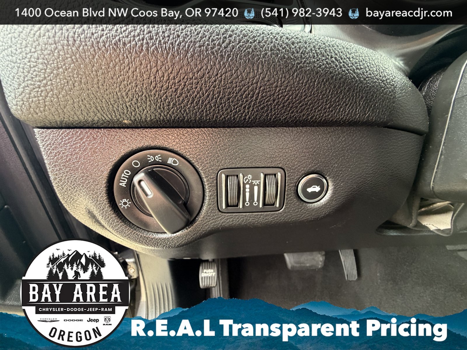 Used 2021 Dodge Challenger SXT RWD image 15