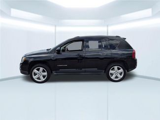 Used 2014 Jeep Compass Latitude FWD video 2