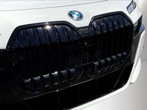 Used 2023 BMW i7 xDrive60 AWD/4WD image 32