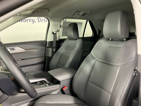 New 2025 Ford Explorer Active w/ Active Comfort Package image 14