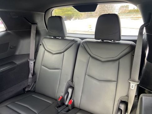 Used 2025 Cadillac XT6 Premium Luxury image 25