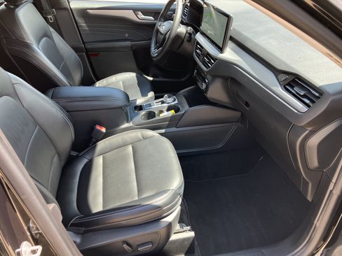 Used 2024 Ford Escape Platinum AWD/4WD image 15
