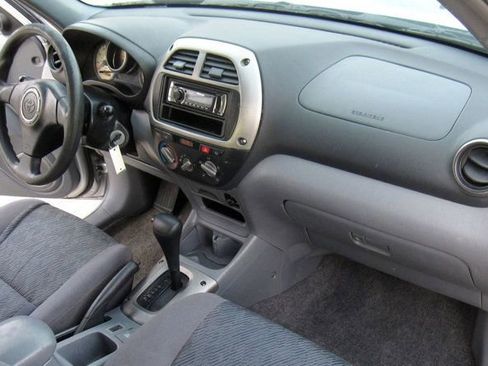 Used 2003 Toyota RAV4 4WD image 25