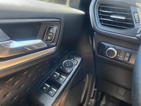 Used 2020 Ford Escape SE FWD image 68