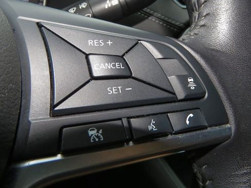 Used 2020 Nissan Sentra SV image 13