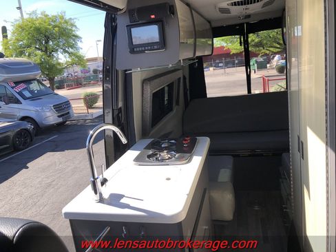 Used 2020 Mercedes-Benz Sprinter 2500 image 20