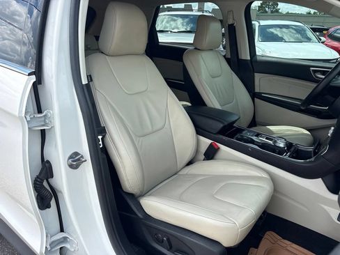 Used 2020 Ford Edge Titanium FWD image 17