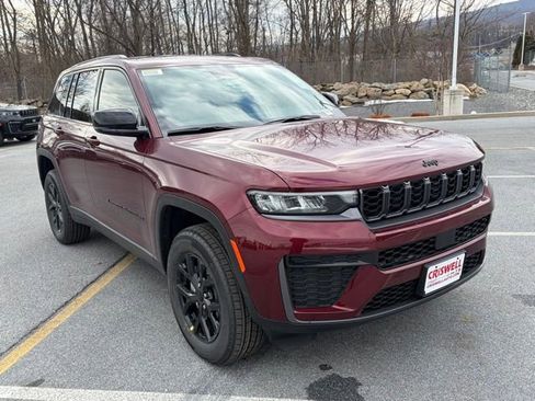 New 2026 Jeep Grand Cherokee Altitude image 2