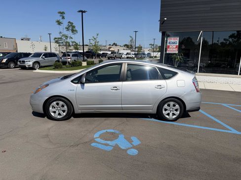 Used 2006 Toyota Prius w/ Pkg 8 FWD image 8