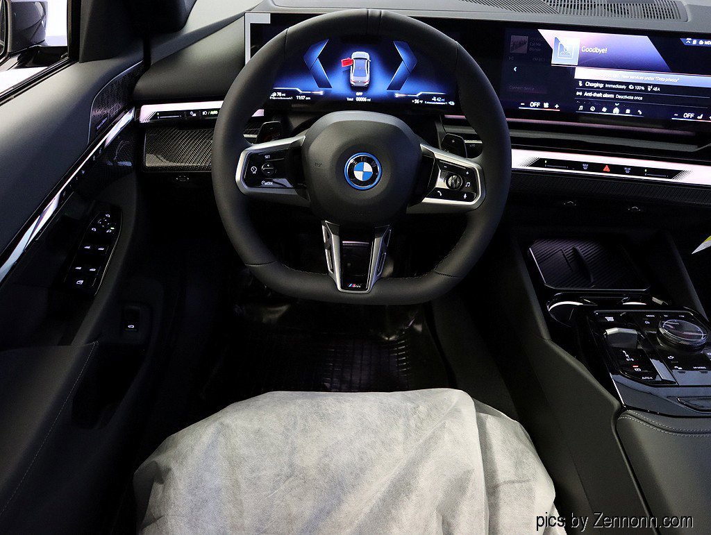 Used 2026 BMW 550e xDrive AWD/4WD image 13