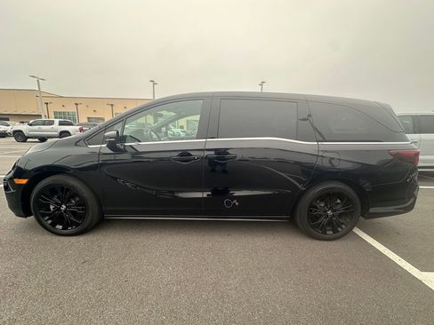 Used 2025 Honda Odyssey Sport-L image 4