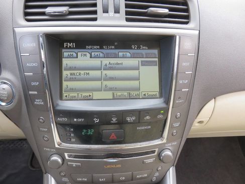 Used 2010 Lexus IS 250 RWD image 19
