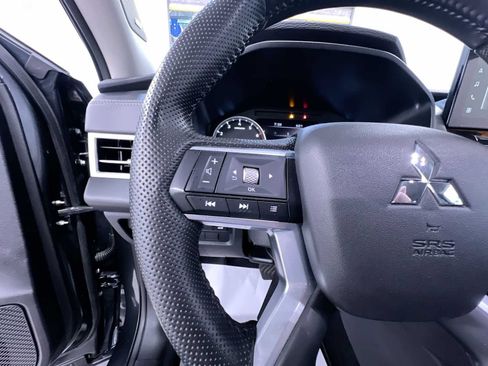 Used 2025 Mitsubishi Outlander SE AWD/4WD image 20