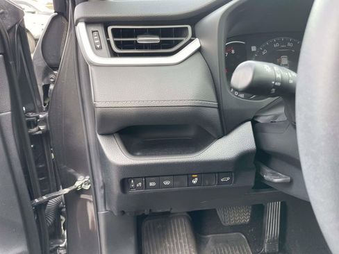 Used 2023 Toyota RAV4 XLE Premium image 32