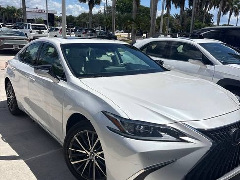 Used 2024 Lexus ES 350 w/ Premium Package FWD image 5