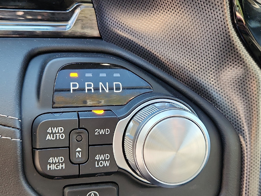 Used 2025 RAM 1500 Limited AWD/4WD image 16