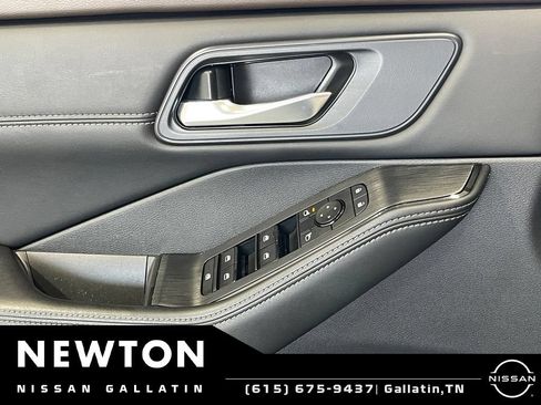 Used 2023 Nissan Rogue SV w/ SV Premium Package AWD/4WD image 35