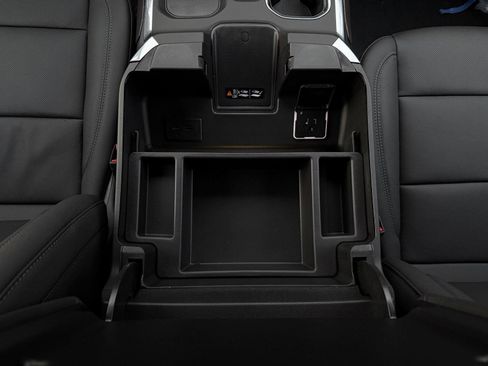 New 2026 GMC Sierra 1500 SLT image 22