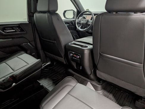Used 2026 GMC Yukon Denali w/ Sun & Power Step Package AWD/4WD image 17
