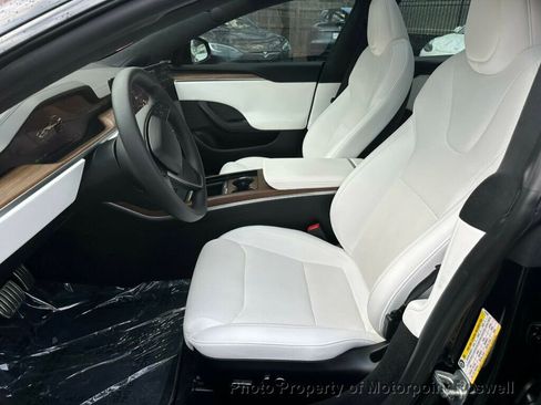 Used 2024 Tesla Model S AWD image 11
