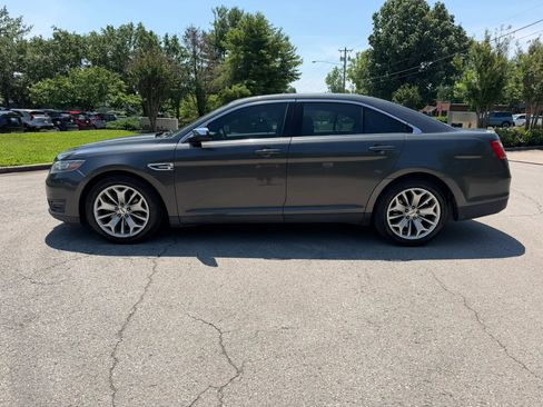 Used 2017 Ford Taurus Limited FWD image 7