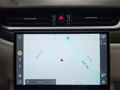 Used 2023 Jaguar F-PACE SVR image 17