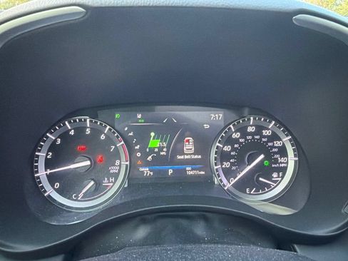 Used 2022 Toyota Highlander XLE FWD image 7