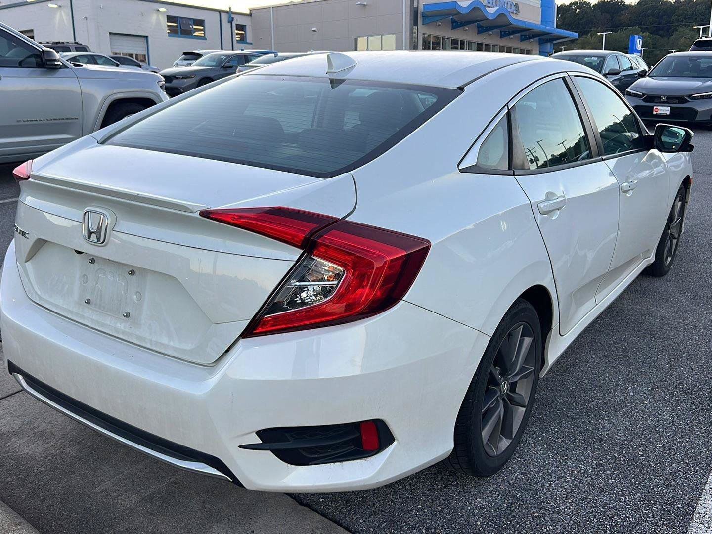 Used 2021 Honda Civic EX-L image 5