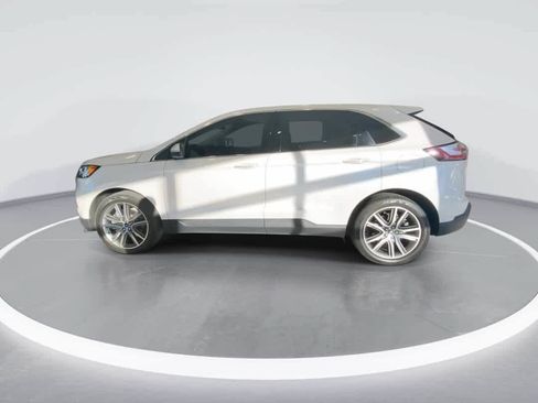 Used 2019 Ford Edge Titanium w/ Class II Trailer Tow Package AWD/4WD image 5