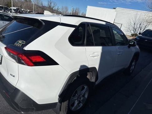 Used 2020 Toyota RAV4 XLE image 4