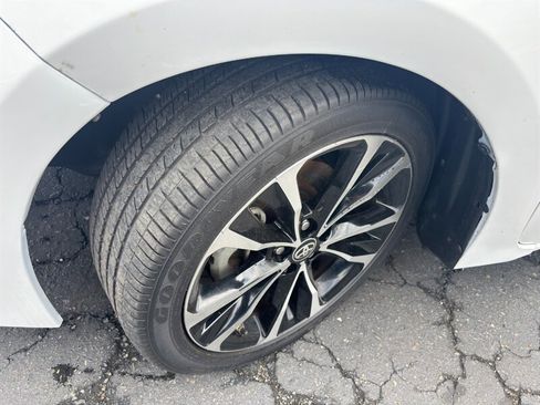 Used 2018 Toyota Corolla SE w/ Carpet Mat Package (TMS) FWD image 21