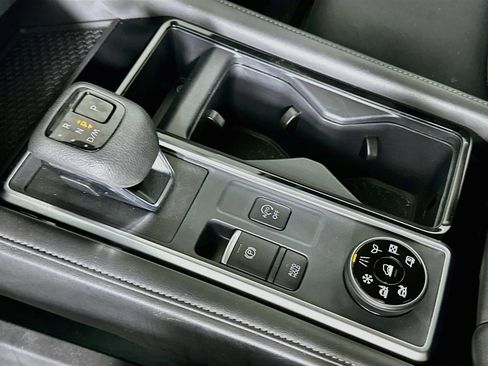 Used 2025 Nissan Pathfinder SV AWD/4WD image 24