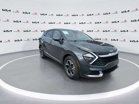 Used 2023 Kia Sportage LX FWD image 2