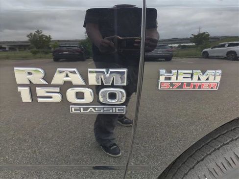 Used 2019 RAM 1500 Classic SLT AWD/4WD image 24