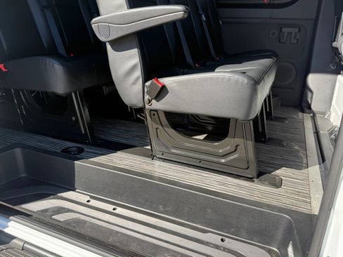 Used 2022 Mercedes-Benz Sprinter 2500 image 12