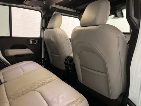 Used 2021 Jeep Wrangler Unlimited Sahara image 20