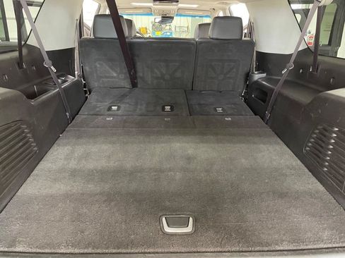 Used 2016 Cadillac Escalade ESV Luxury AWD/4WD image 17