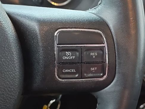 Used 2014 Jeep Wrangler Unlimited Sahara w/ Connectivity Group AWD/4WD image 21