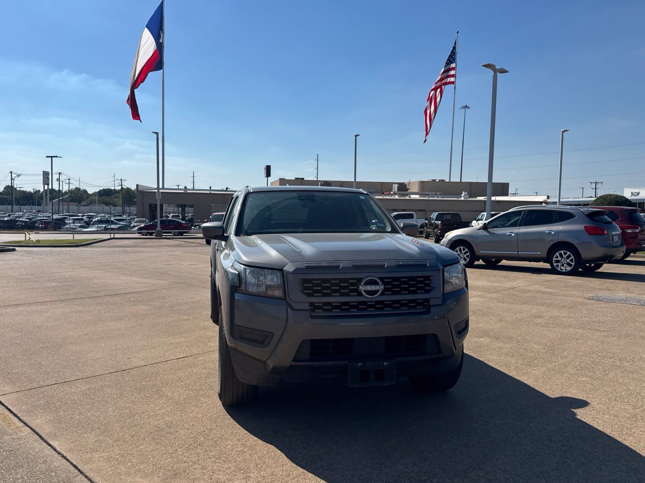 Used 2025 Nissan Frontier SV RWD image 5