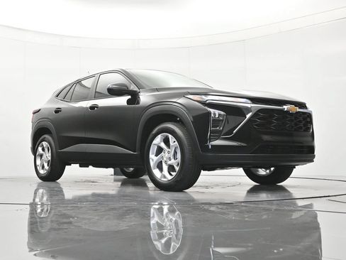 New 2026 Chevrolet Trax LS w/ LS Convenience Package FWD image 38