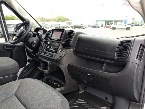 Used 2025 RAM ProMaster 2500 w/ Convenience Group image 14