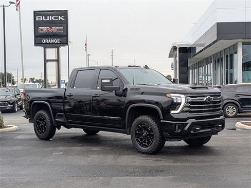 Used 2024 Chevrolet Silverado 2500 High Country w/ High Country Premium Package image 2