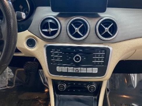 Used 2018 Mercedes-Benz CLA 250 4MATIC image 15