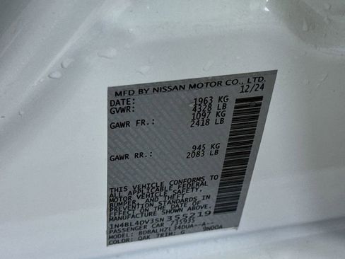 Used 2025 Nissan Altima 2.5 SV FWD image 38