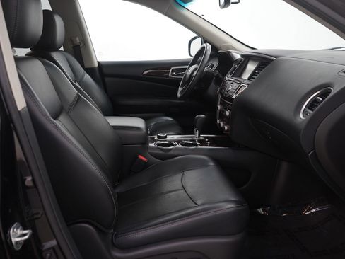 Used 2016 Nissan Pathfinder Platinum image 13