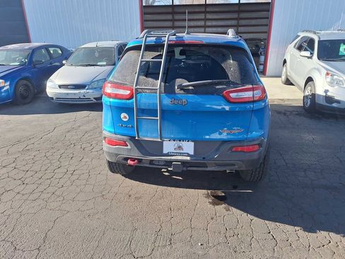 Used 2017 Jeep Cherokee Trailhawk w/ Comfort/Convenience Group image 4