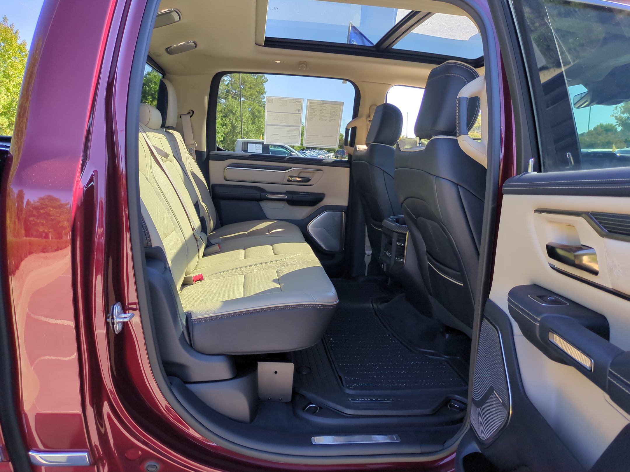 Used 2019 RAM 1500 Limited AWD/4WD image 37
