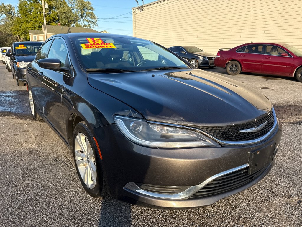 Used 2015 Chrysler 200 Limited w/ Convenience Group FWD image 4
