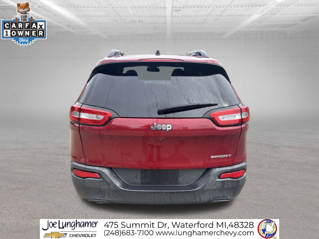 Used 2017 Jeep Cherokee Sport FWD image 4